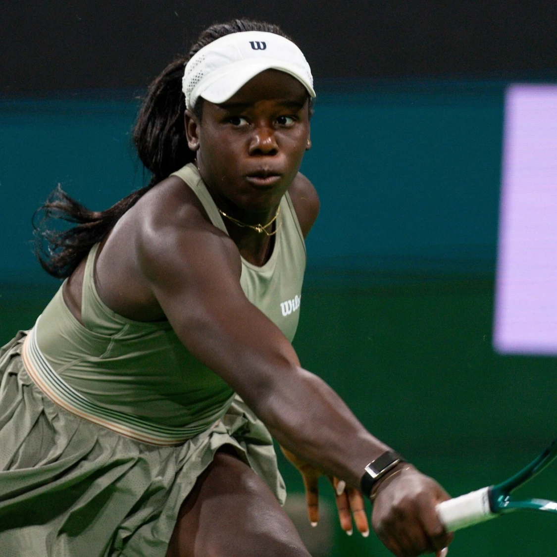 Victoria Mboko 2026 Indian Wells Sarah Jade Champagne 1