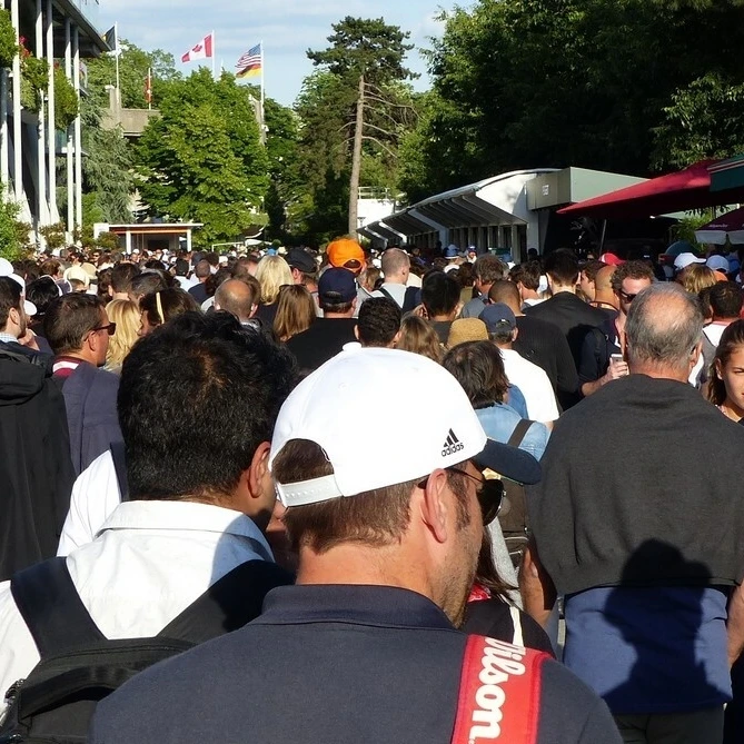 RG 17 crowd