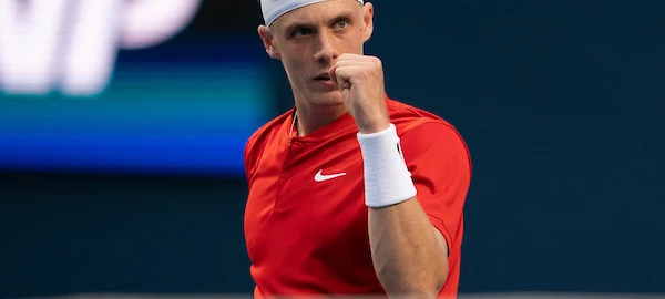 Denis Shapovalov nommé Ambassadeur du programme Premier set Rogers, avec pour mission de faire grandir le tennis et de redonner à la jeunesse Canadienne