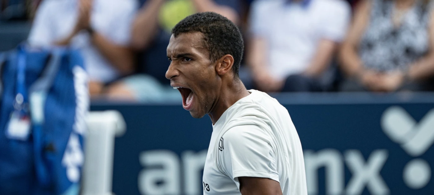 Auger-Aliassime atteint le quatrième tour à Shanghai ; Shapovalov subit la défaite