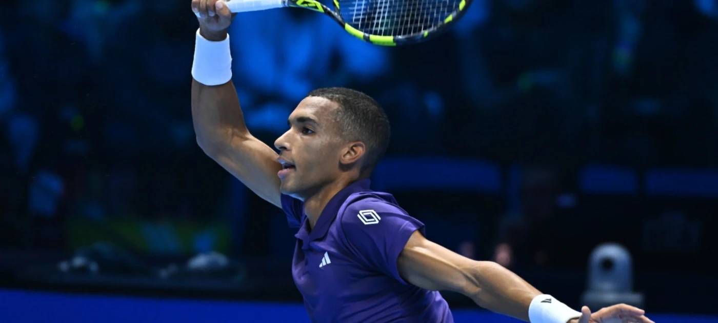 Auger-Aliassime Fights Back to Beat Shelton at ATP Finals