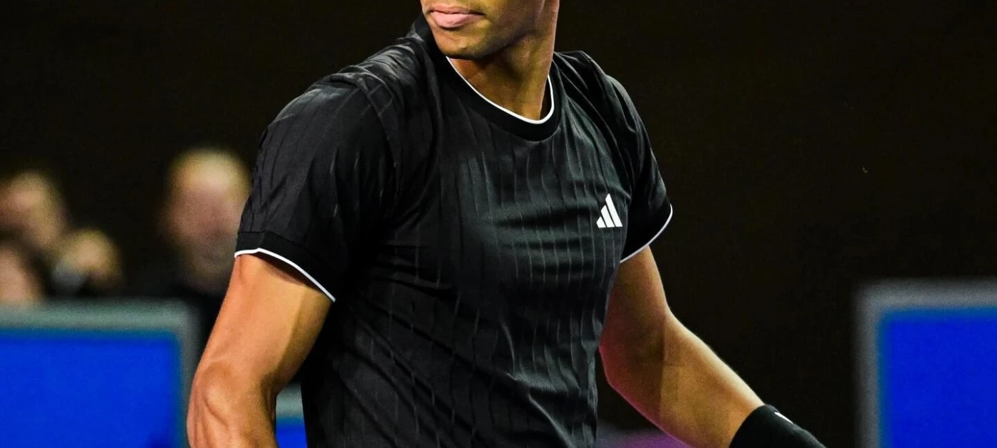 Auger-Aliassime éclipse la marque de Raonic grâce à son triomphe à Montpellier