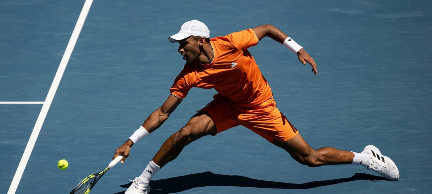 Auger-Aliassime tombe aux mains de Medvedev à Dubaï