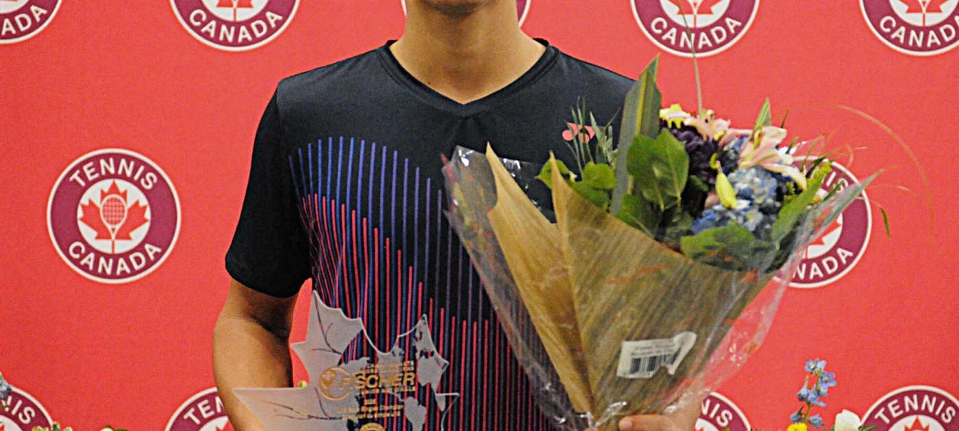 Les trophées sont décernés aux Championnats juniors canadiens Fischer en salle chez les U18 et les U14