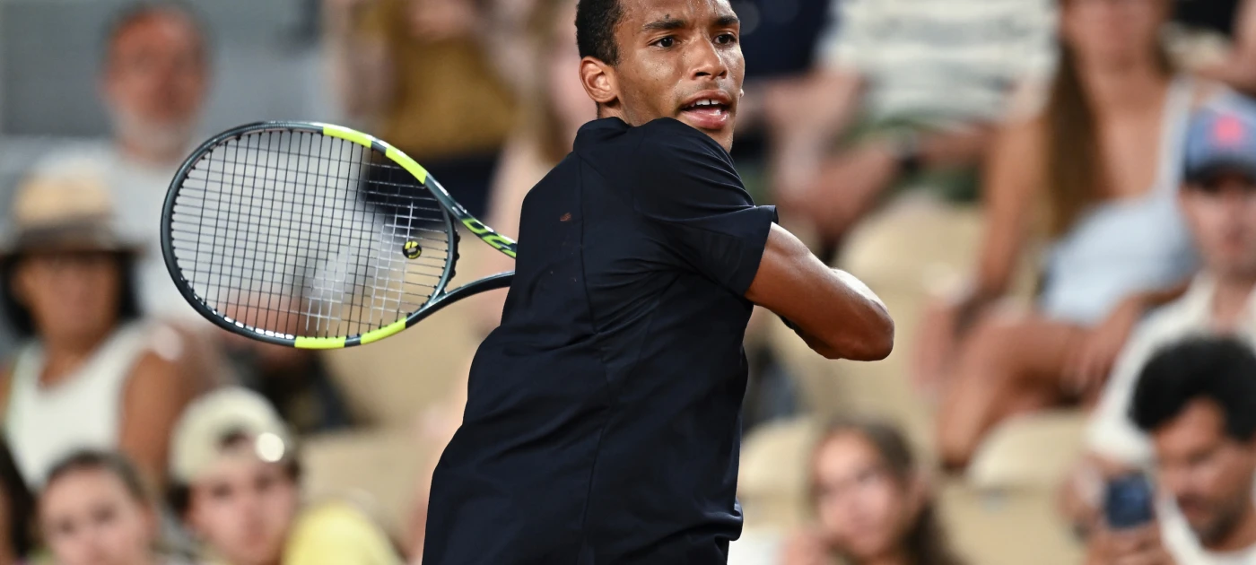 Auger-Aliassime, Mboko Erase Deficits to Reach Roland-Garros Round Three