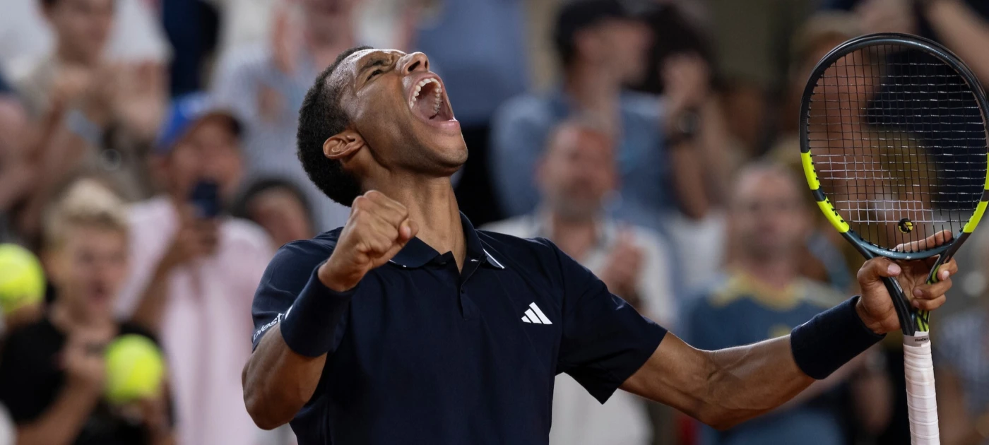 Auger-Aliassime Rallies to Reach Roland-Garros Round Four; Mboko Comes Up Short Against Keys
