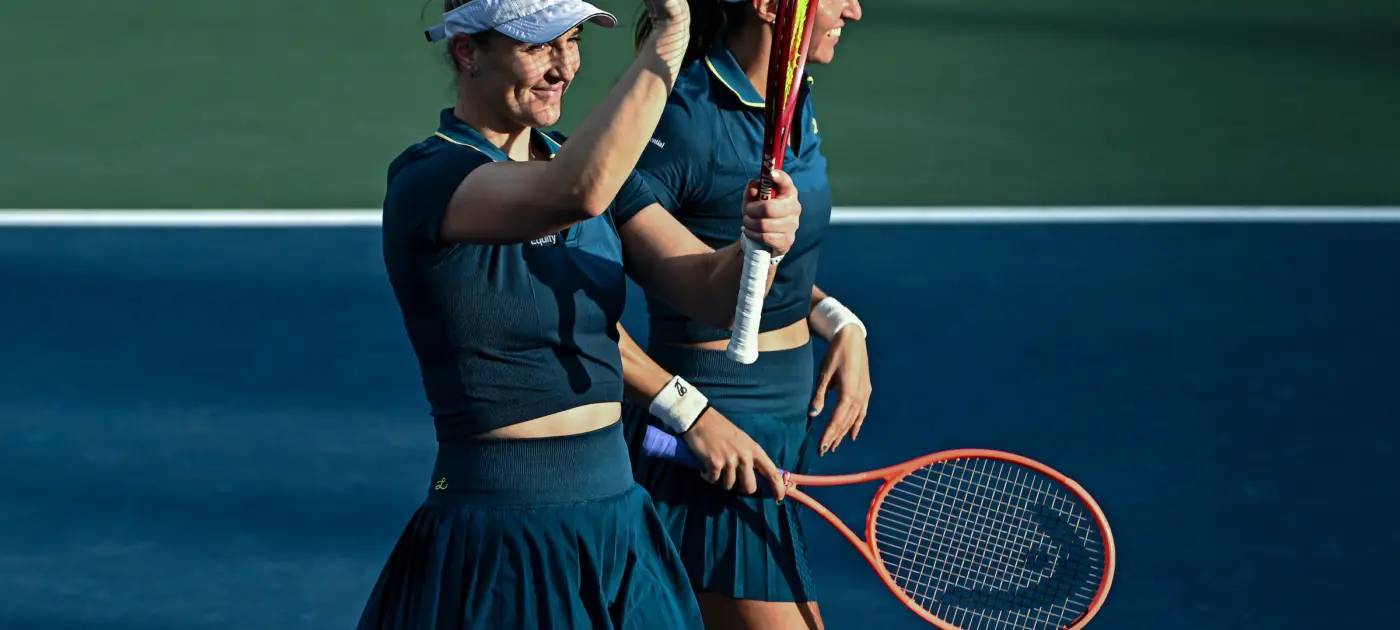 Dabrowski Through to Beijing Final; Auger-Aliassime Escapes Upset in Shanghai Opener