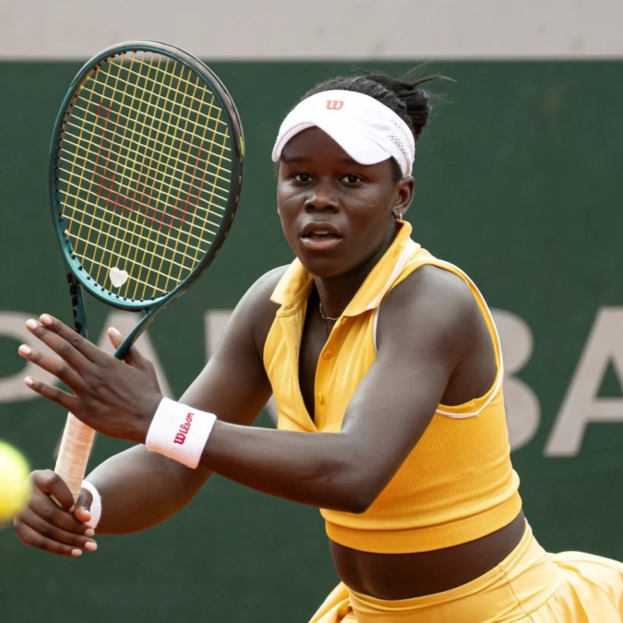 Le magnifique parcours de Mboko s’arrête contre Zheng au troisième tour de Roland-Garros