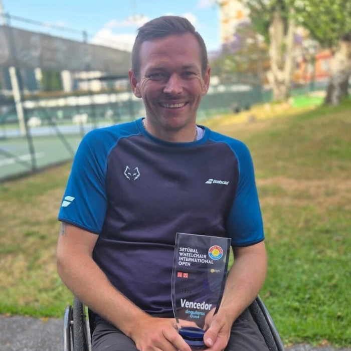 Les nouvelles du tennis en fauteuil roulant : Courchesne prend les bouchées doubles au Portugal