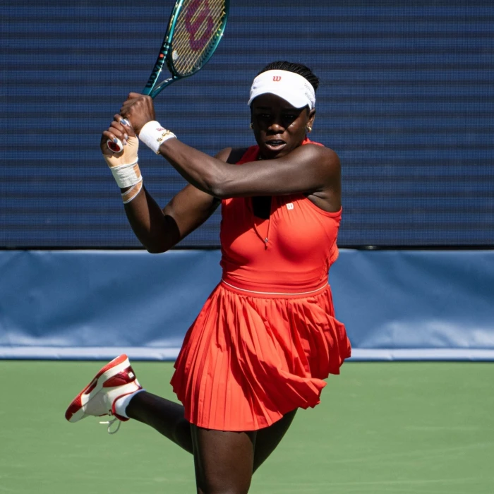 Mboko Out Early in Wuhan Opening-Round Loss to Alexandrova