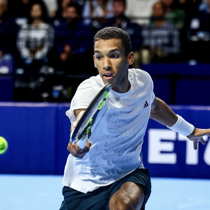 Auger-Aliassime Gains Ground in Race to ATP Finals by Reaching Brussels Semis