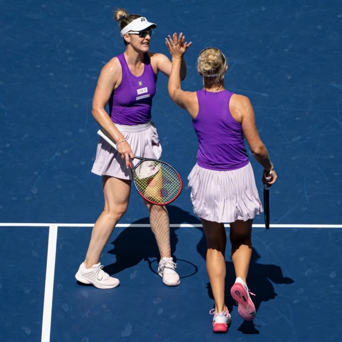 Dabrowski, Routliffe Off to Winning Start in WTA Finals Group Stage