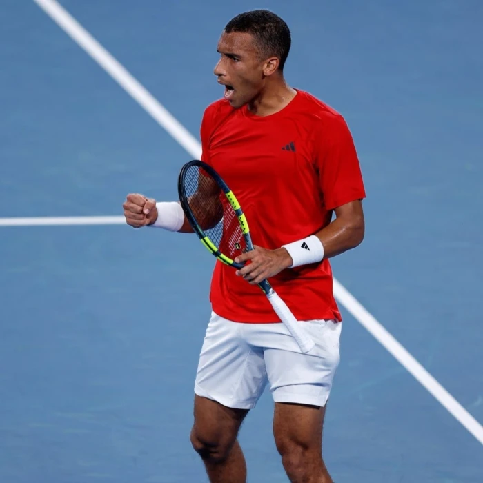 Survol du lundi : Une victoire d’Auger-Aliassime et de Mboko pour commencer 2026