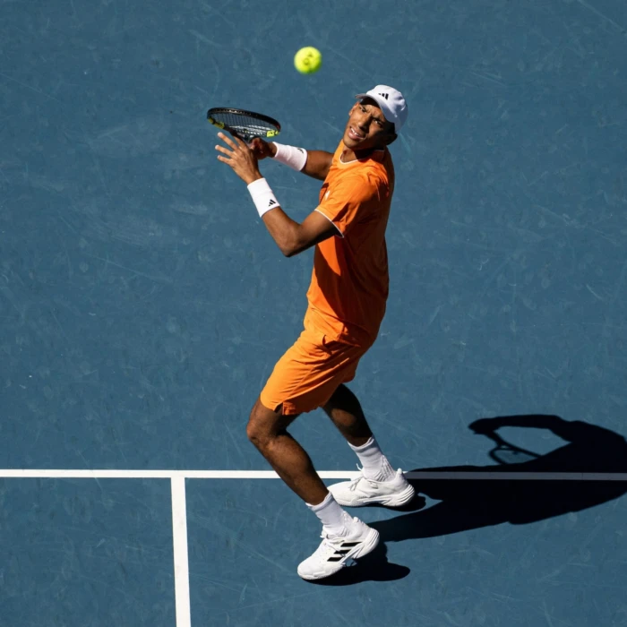 Auger-Aliassime de retour en demi-finale à Rotterdam