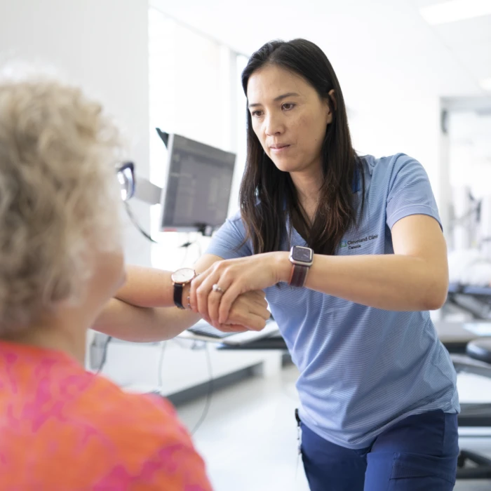 Tennis Elbow: Advice from Cleveland Clinic Canada Sports Medicine Experts