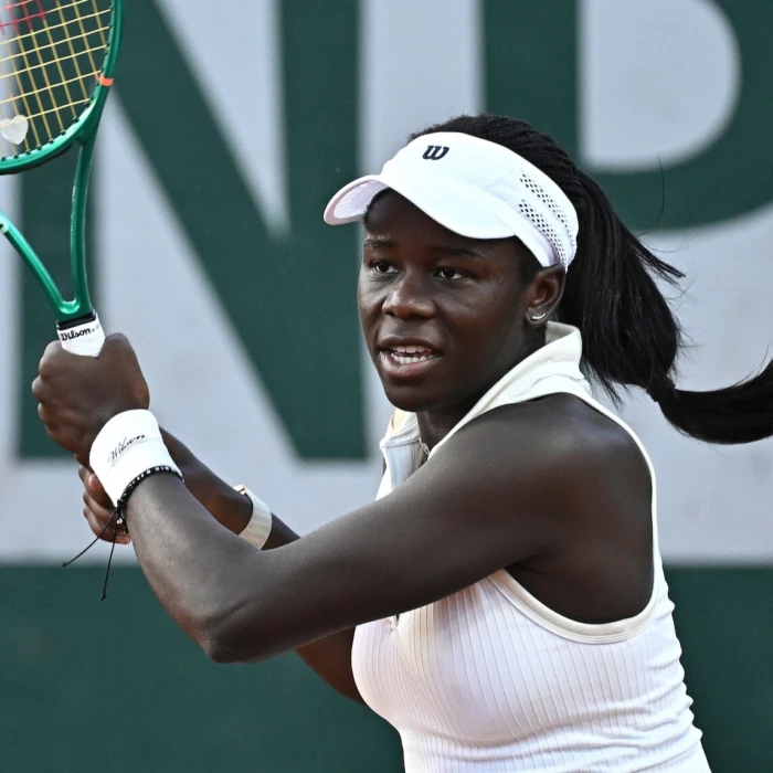 Mboko’s Comeback Bid Denied by Keys in Roland-Garros Third Round