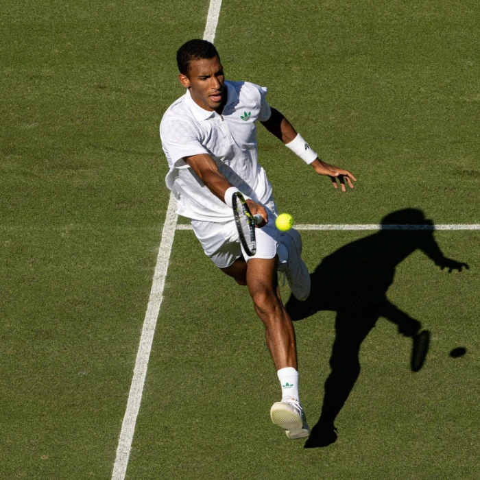 Dramatic Third-Set Tiebreaker Eliminates Auger-Aliassime in Halle Quarter-finals