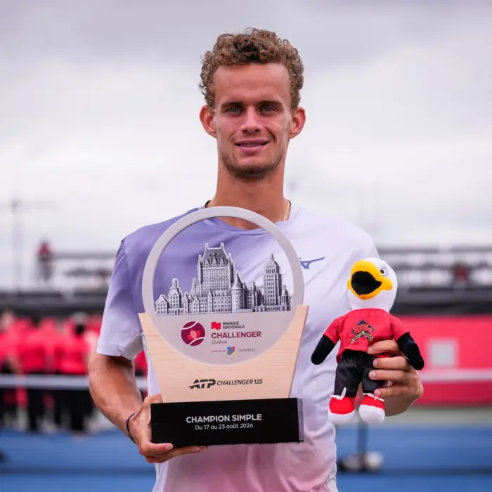 Van Assche est le premier champion du Challenger de Québec ; Boulais et Chan sont les finalistes du double