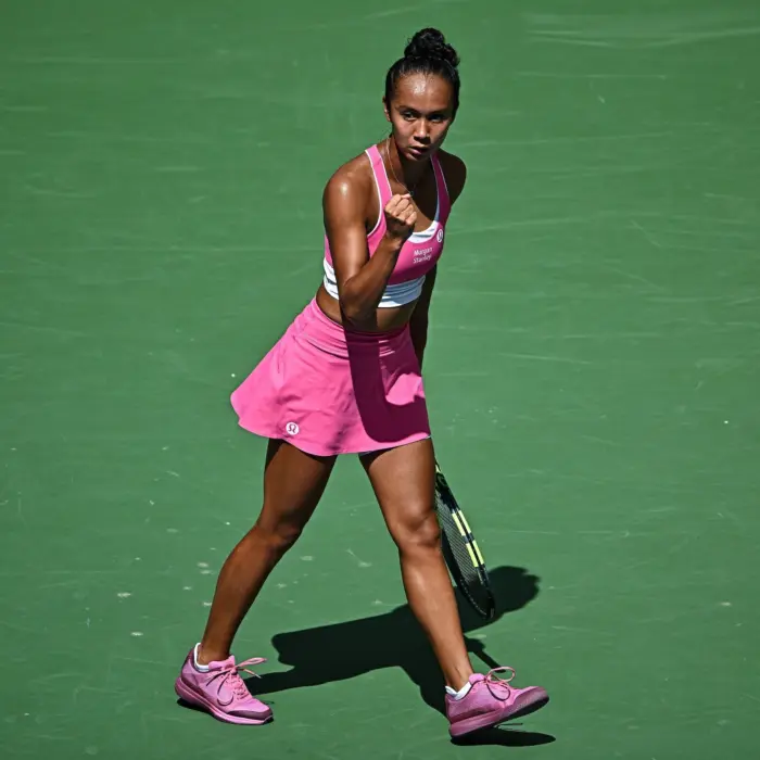 Fernandez Repeats Against Andreeva in Singapore Quarters