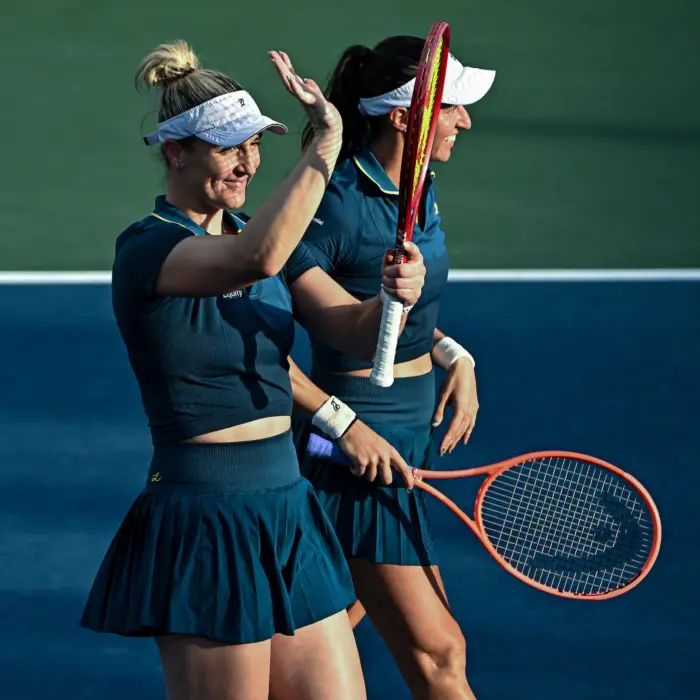 Dabrowski en finale du double à Pékin; Auger-Aliassime arrache une victoire à Shanghai
