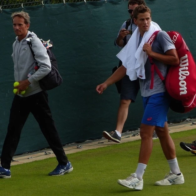 Tebbutt: Vasek to visit Andy's house
