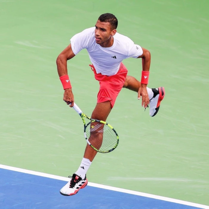 Shapovalov poursuit sa route, Auger-Aliassime et Fernandez éliminés à Indian Wells