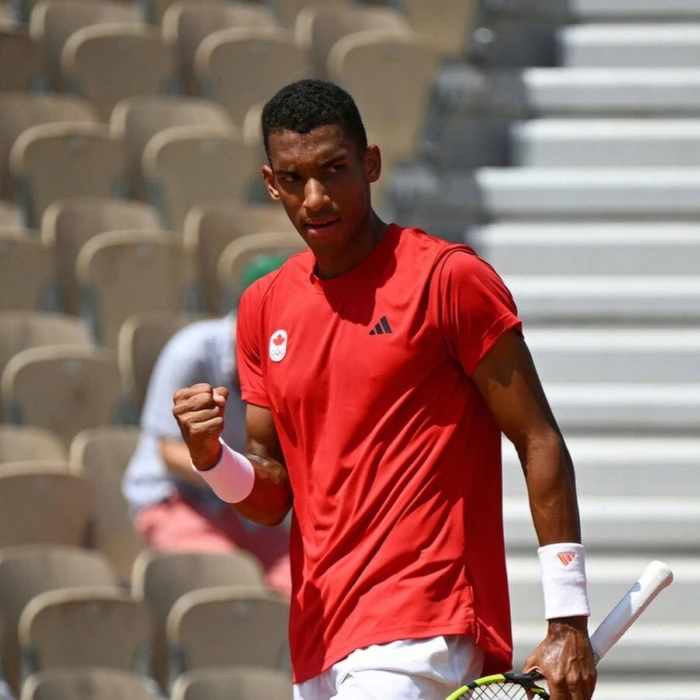 Auger-Aliassime Finally Solves Medvedev to Reach Olympic Quarters