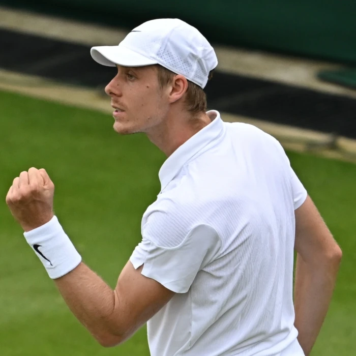Shapovalov Denies Altmaier Comeback to Advance at Wimbledon, FERNANDEZ FALLS TO WOZNIACKI